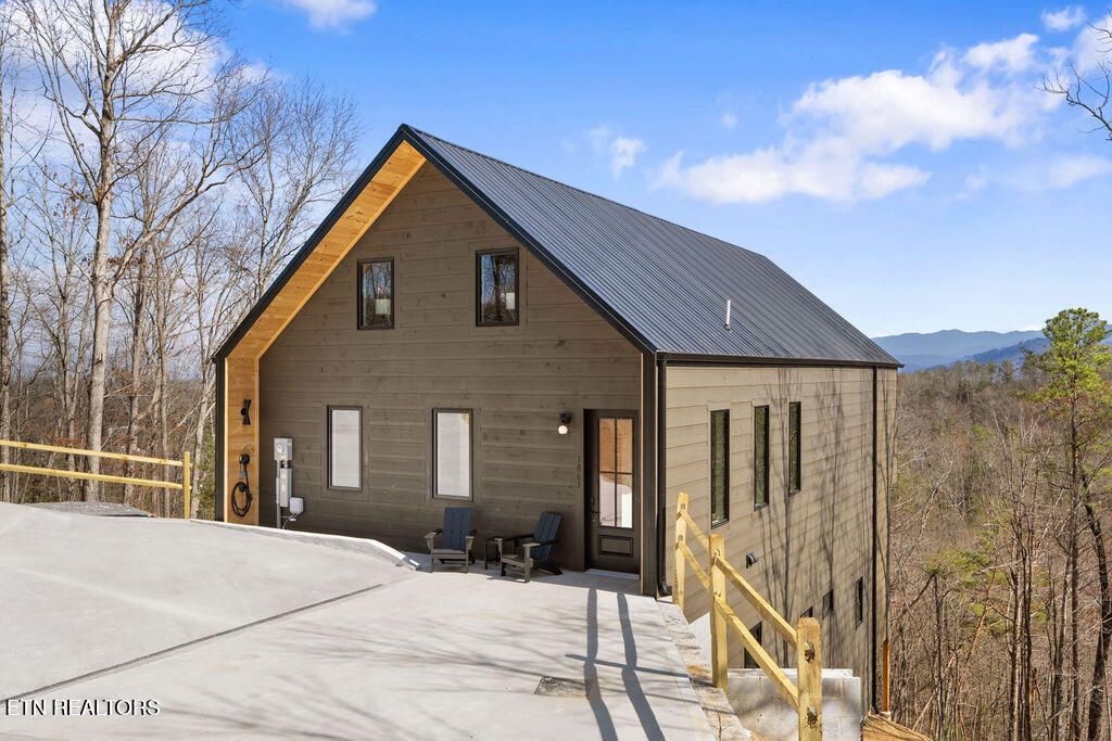 Photo of 1863 Bluff Ridge Rd, Sevierville, TN 37876 (MLS # 1332148)