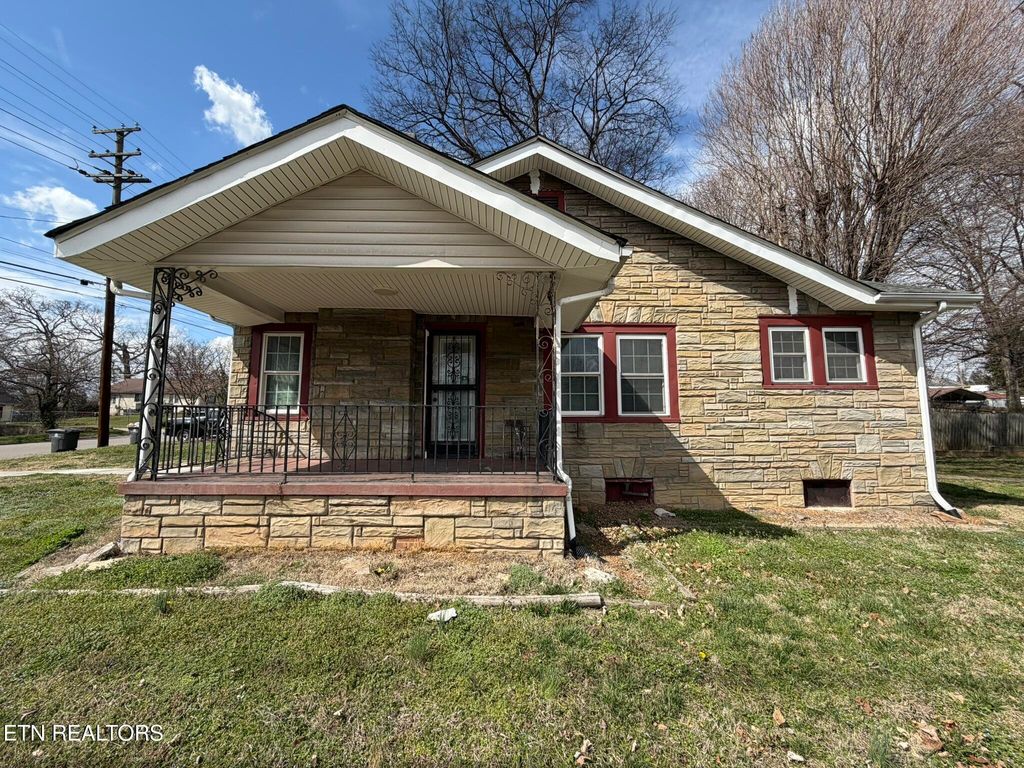 Photo of 601 W Glenwood Ave, Knoxville, TN 37917 (MLS # 1331542)