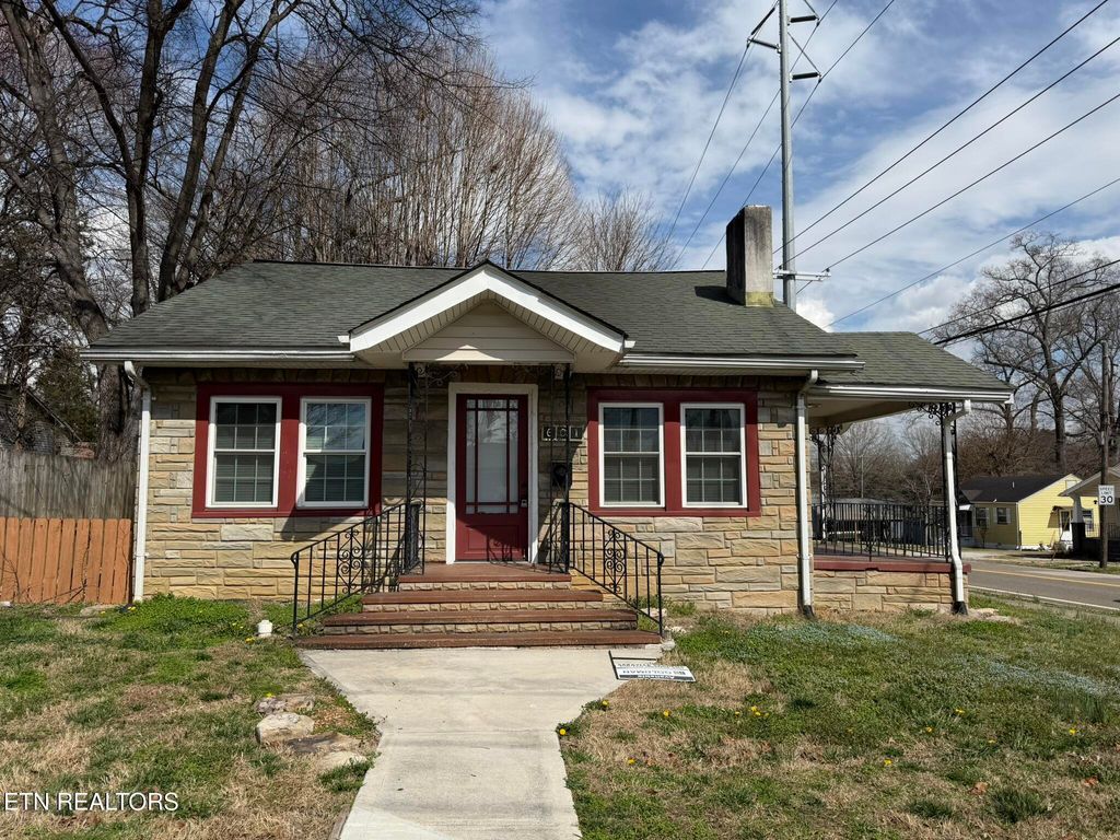Photo of 601 W Glenwood Ave, Knoxville, TN 37917 (MLS # 1331542)