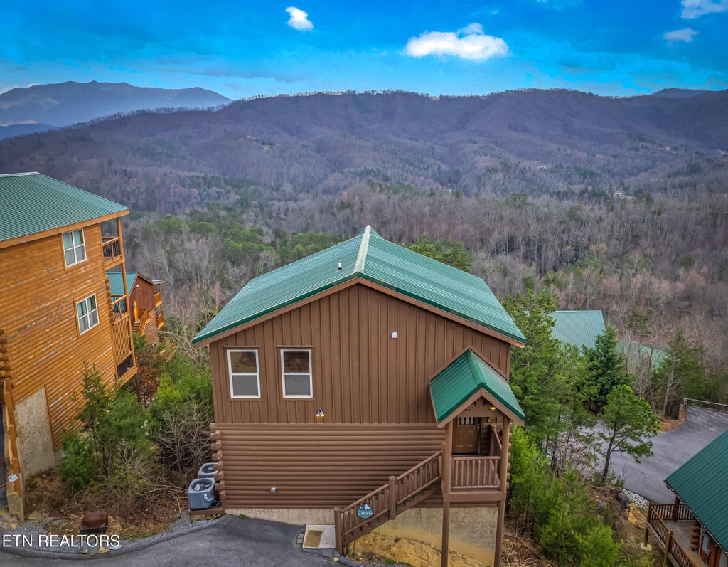 Photo of 4836 Highland Place Way, Pigeon Forge, TN 37863 (MLS # 1357861)
