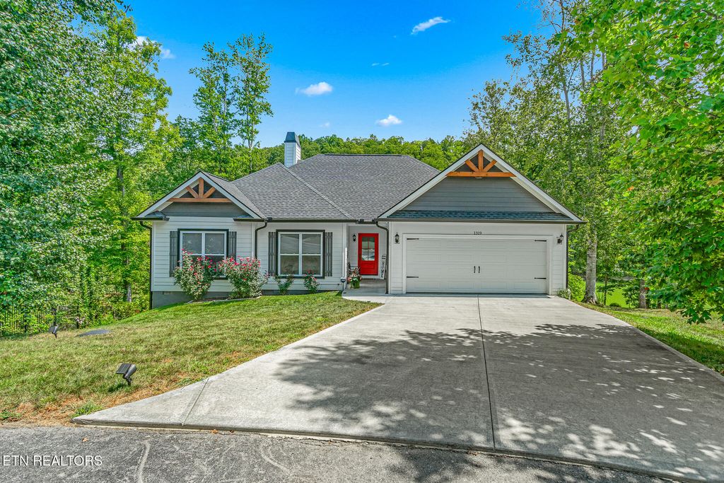Photo of 1319 Anglers Cove Way, Sevierville, TN 37876 (MLS # 1313336)