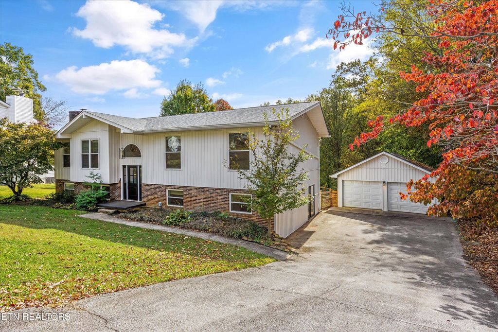 Photo of 1416 Live Oak Circle, Knoxville, TN 37932 (MLS # 1319897)