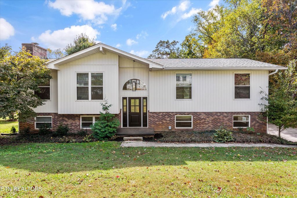 Photo of 1416 Live Oak Circle, Knoxville, TN 37932 (MLS # 1319897)