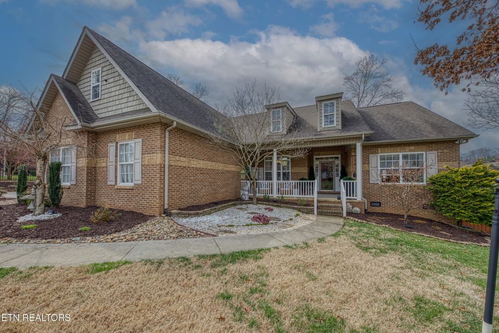 Photo of 563 Yellowstone Lane, Lenoir City, TN 37771 (MLS # 1331227)