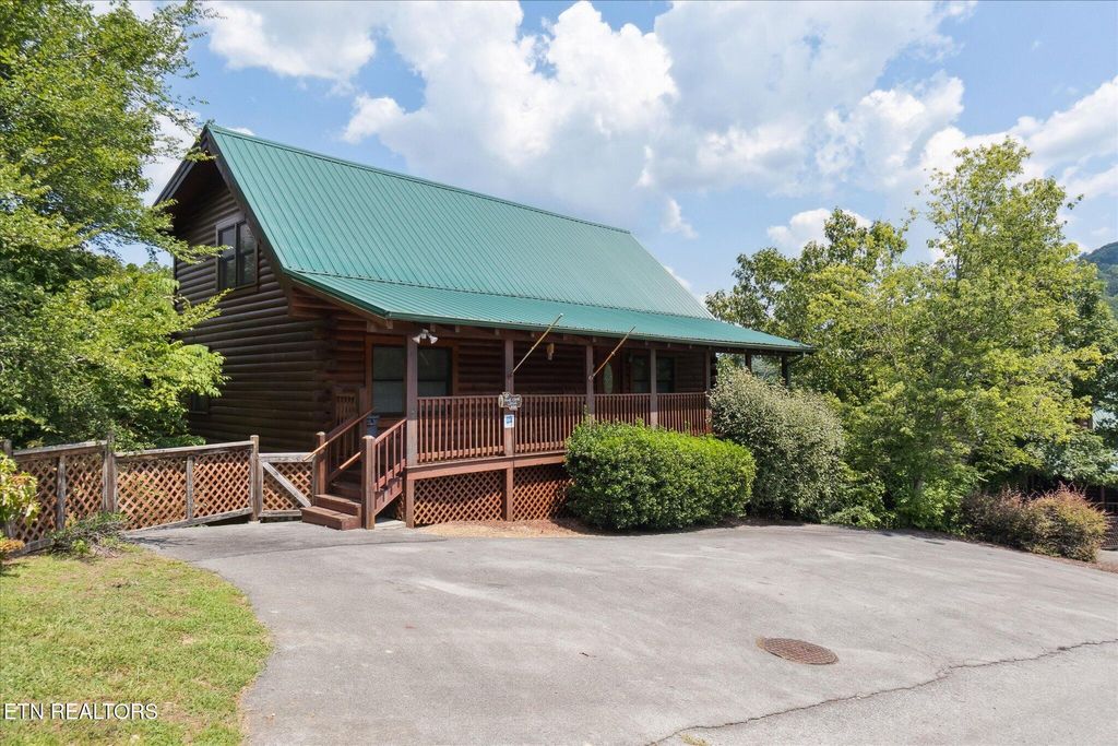 Photo of 3164 White Falcon Way #808, Pigeon Forge, TN 37863 (MLS # 1307671)