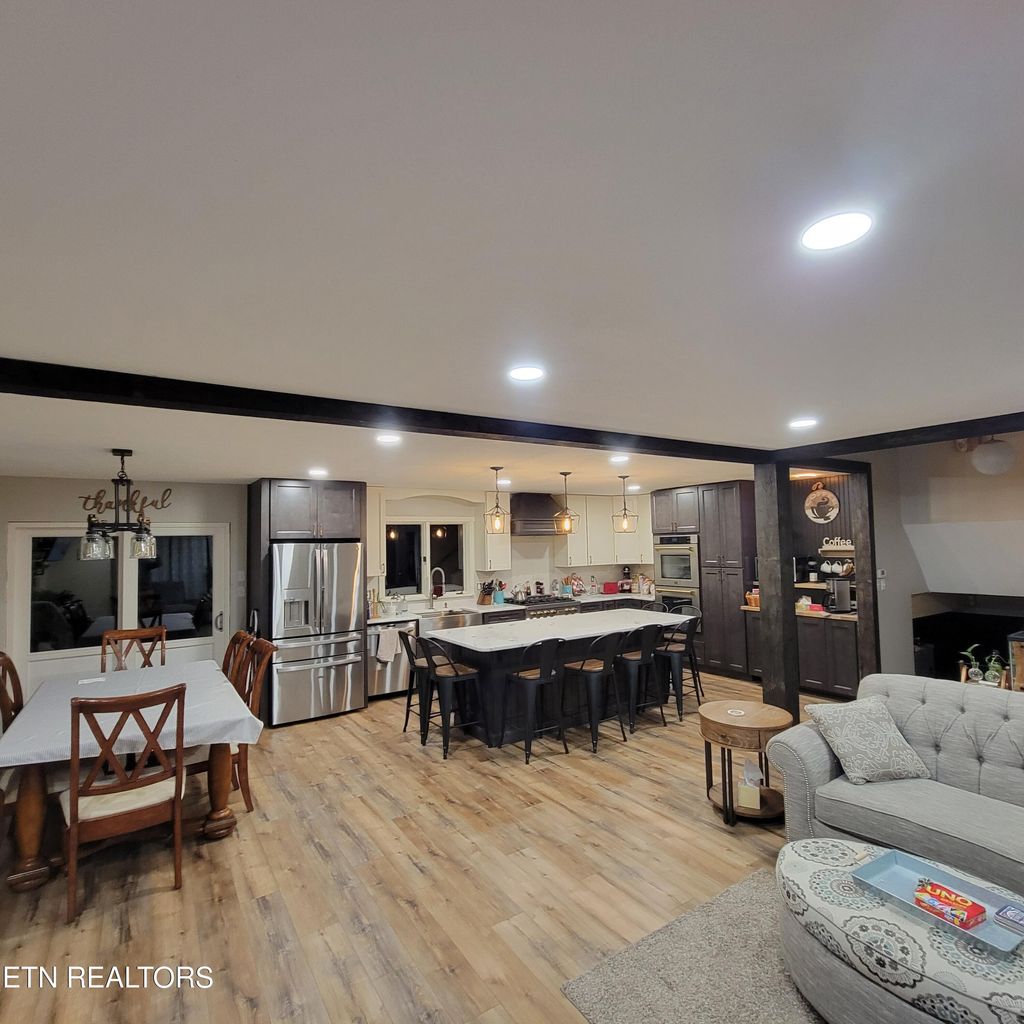 Photo of 124 Wendover CIR, Oak Ridge, TN 37830 (MLS # 1339797)