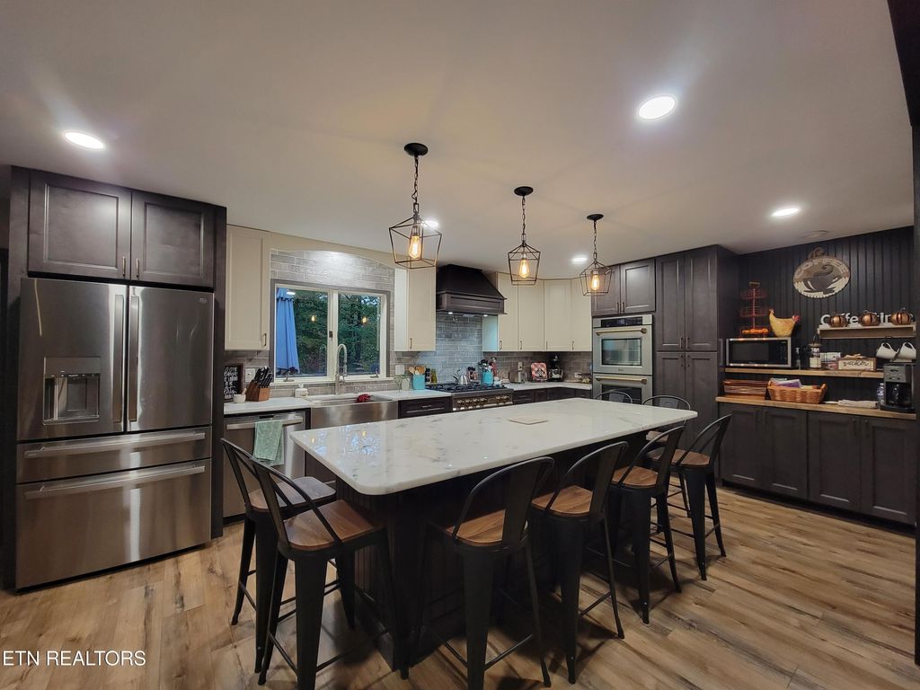 Photo of 124 Wendover CIR, Oak Ridge, TN 37830 (MLS # 1339797)