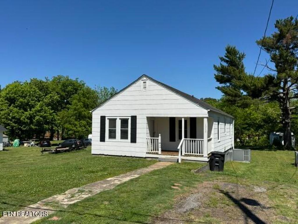 Photo of 1012 Jones St, Athens, TN 37303 (MLS # 1340215)