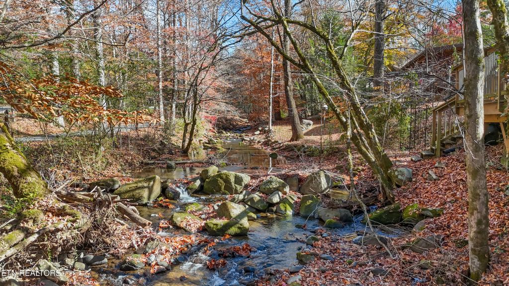 Photo of 4413 E Scenic Drive, Gatlinburg, TN 37738 (MLS # 1322170)