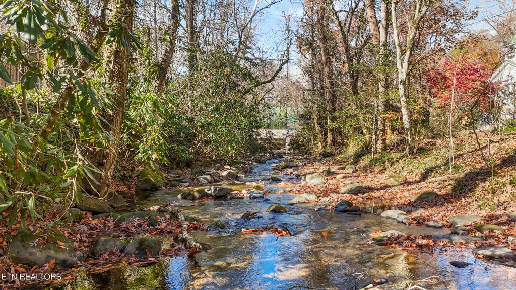 Photo of 4413 E Scenic Drive, Gatlinburg, TN 37738 (MLS # 1322170)
