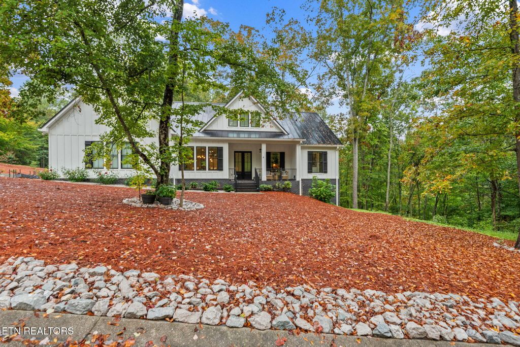 Photo of 417 High St, Kingston, TN 37763 (MLS # 1316537)