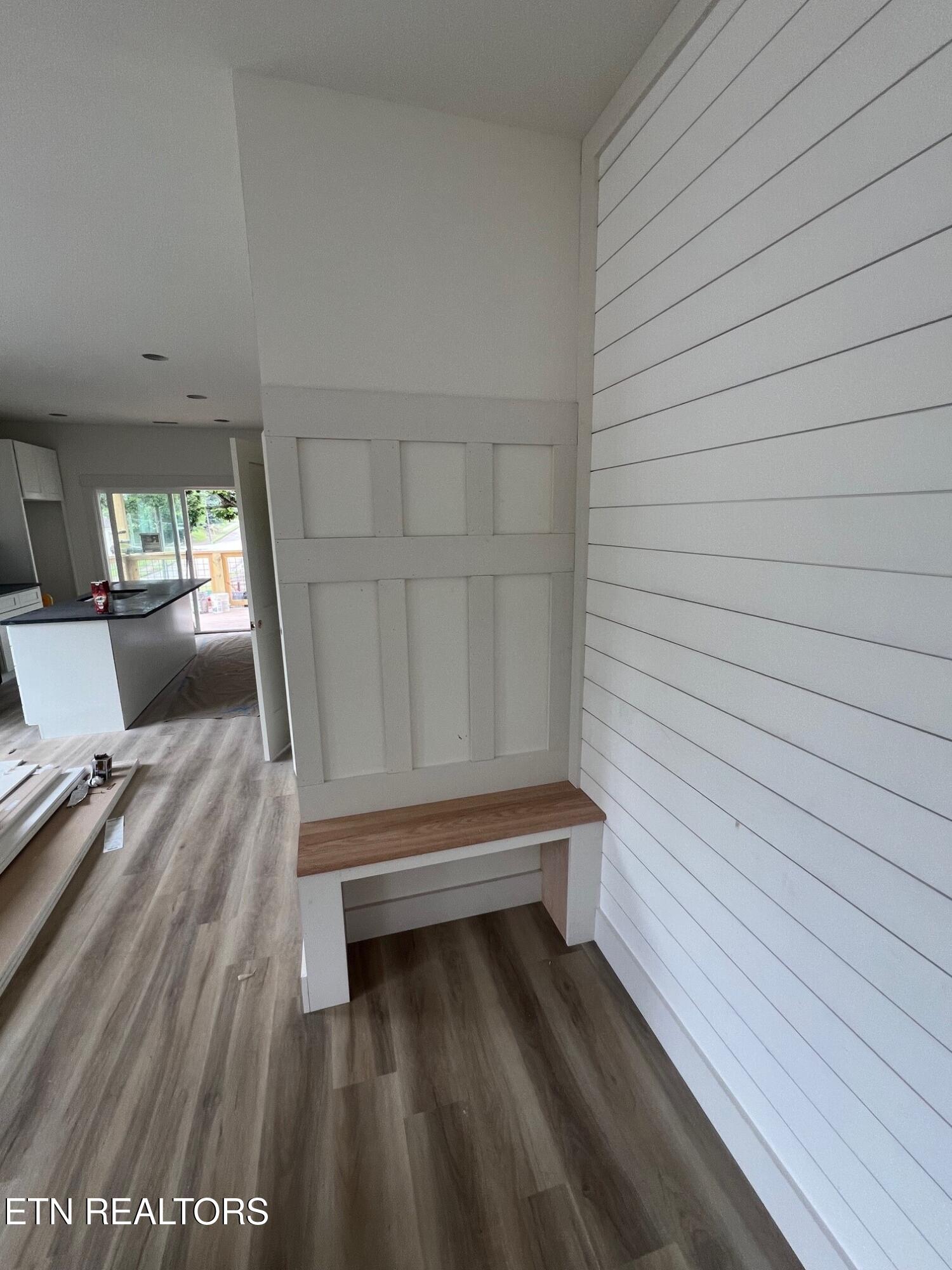 303 E Woodland Ave