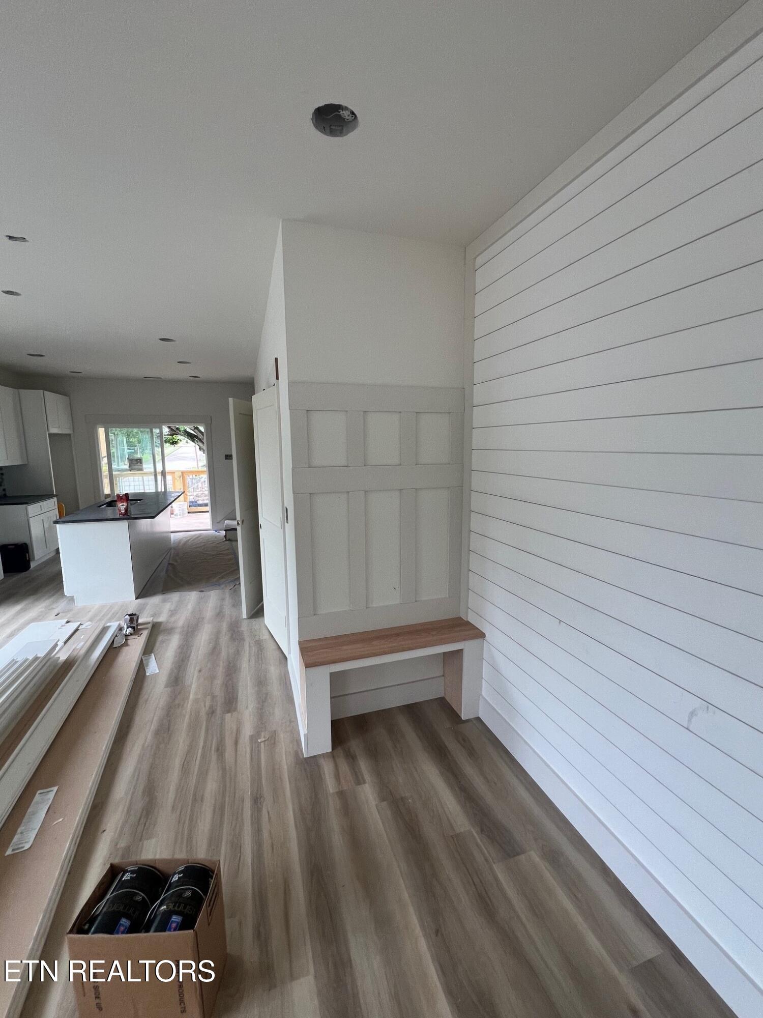303 E Woodland Ave