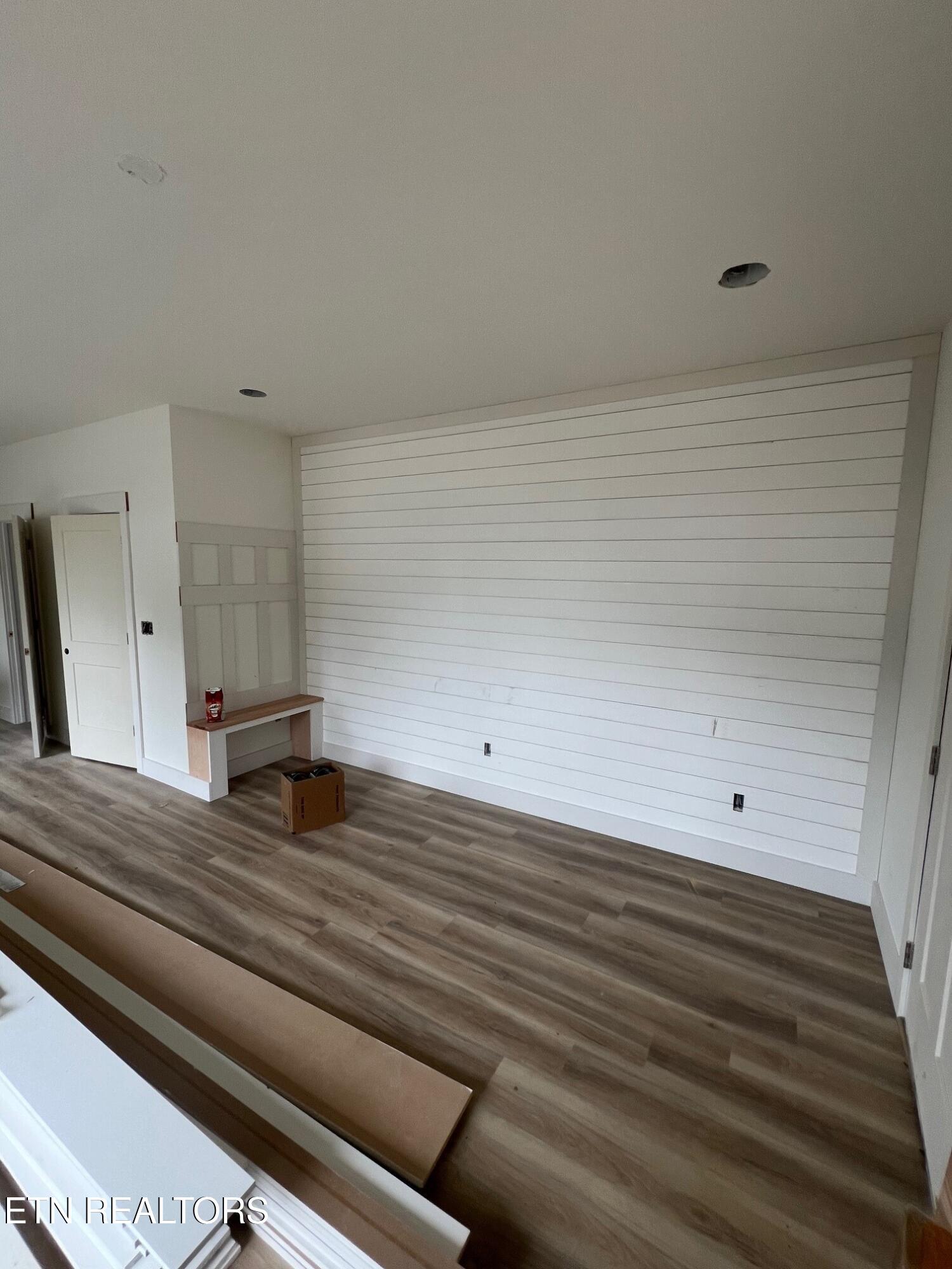 303 E Woodland Ave