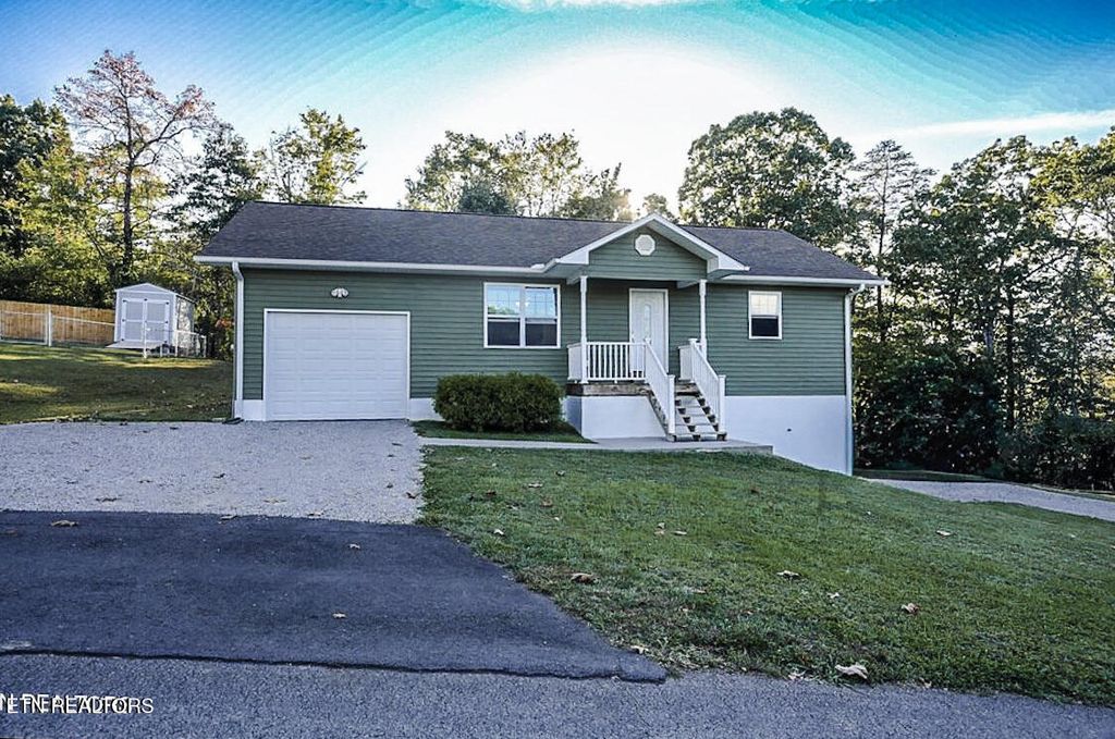 Photo of 409 Martin Rd, Rockwood, TN 37854 (MLS # 1318411)