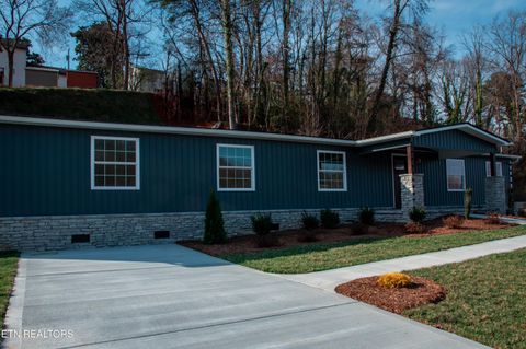 Tiny photo for 515 Greenwood Drive, Clinton, TN 37716 (MLS # 1336018)