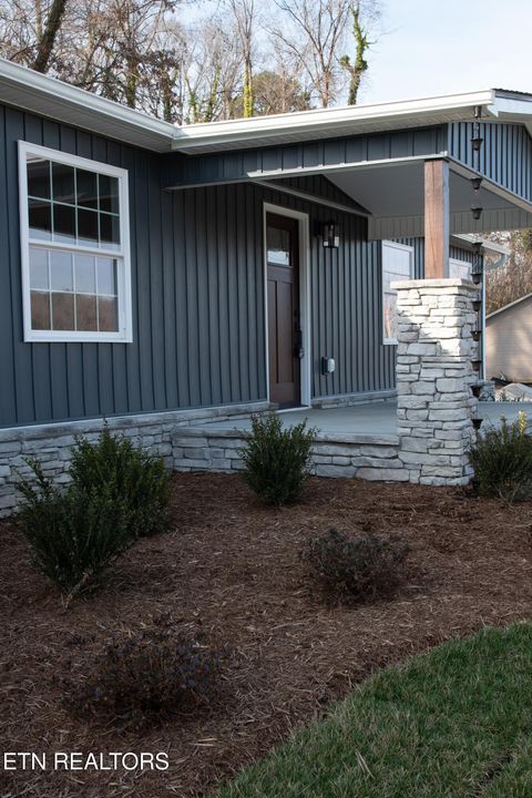 Tiny photo for 515 Greenwood Drive, Clinton, TN 37716 (MLS # 1336018)