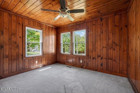 Tiny photo for 128 S Young St, Sparta, TN 38583 (MLS # 1358438)