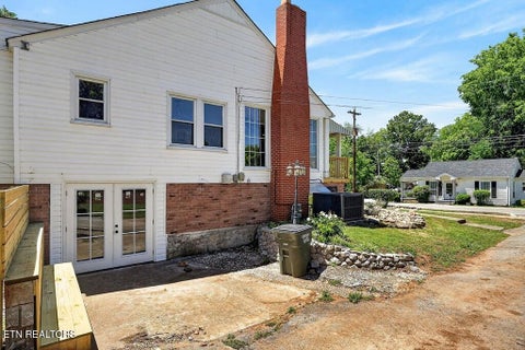 Tiny photo for 128 S Young St, Sparta, TN 38583 (MLS # 1358438)