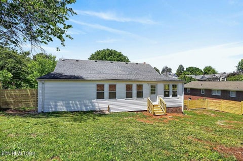Tiny photo for 128 S Young St, Sparta, TN 38583 (MLS # 1358438)