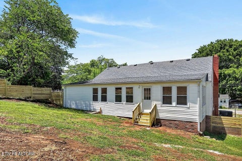 Tiny photo for 128 S Young St, Sparta, TN 38583 (MLS # 1358438)