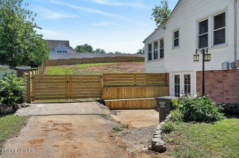 Tiny photo for 128 S Young St, Sparta, TN 38583 (MLS # 1358438)