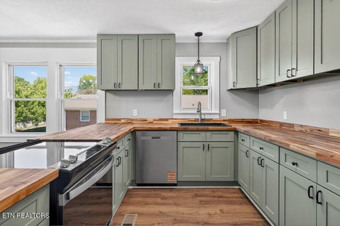 Tiny photo for 128 S Young St, Sparta, TN 38583 (MLS # 1358438)