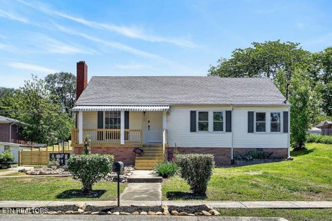 Tiny photo for 128 S Young St, Sparta, TN 38583 (MLS # 1358438)
