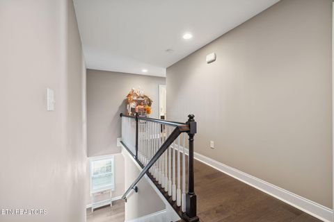Tiny photo for 106 E Elderberry St, Oak Ridge, TN 37830 (MLS # 1319357)