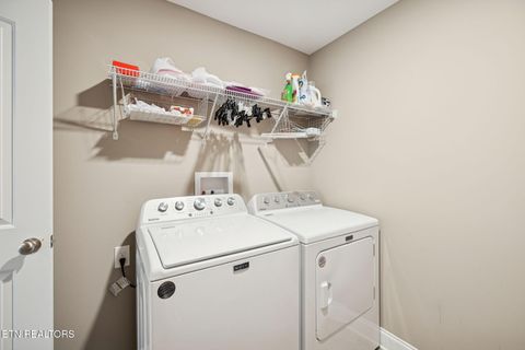 Tiny photo for 106 E Elderberry St, Oak Ridge, TN 37830 (MLS # 1319357)