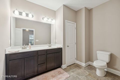 Tiny photo for 106 E Elderberry St, Oak Ridge, TN 37830 (MLS # 1319357)