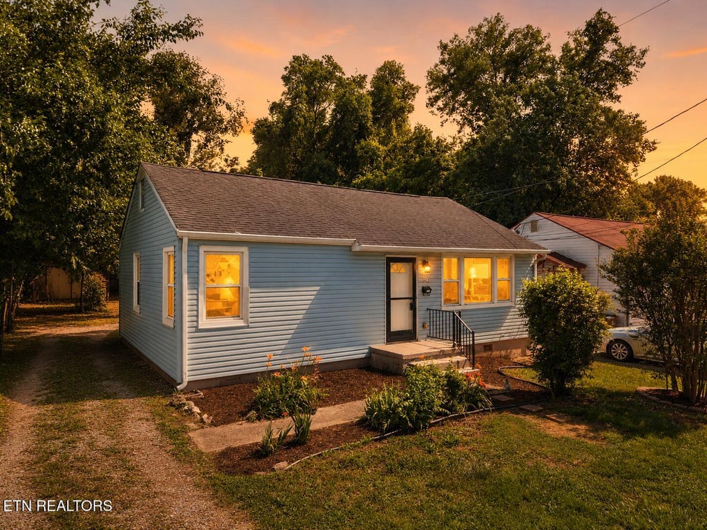 Photo of 2022 Seymour Ave, Knoxville, TN 37917 (MLS # 1343329)