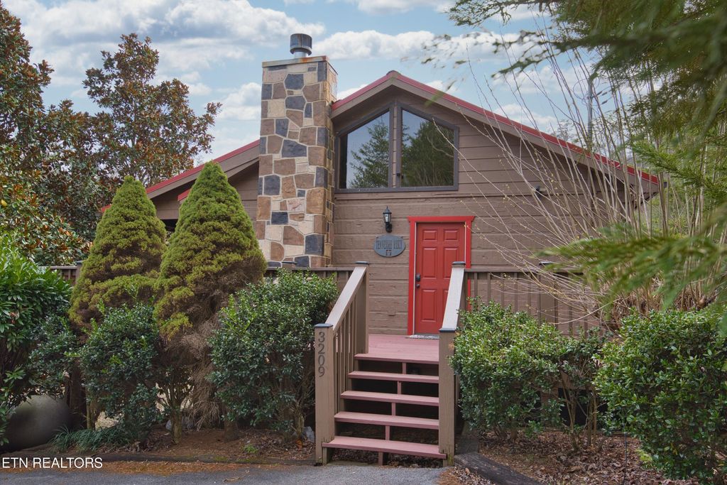 Photo of 3209 Cristobal Way, Sevierville, TN 37862 (MLS # 1336066)