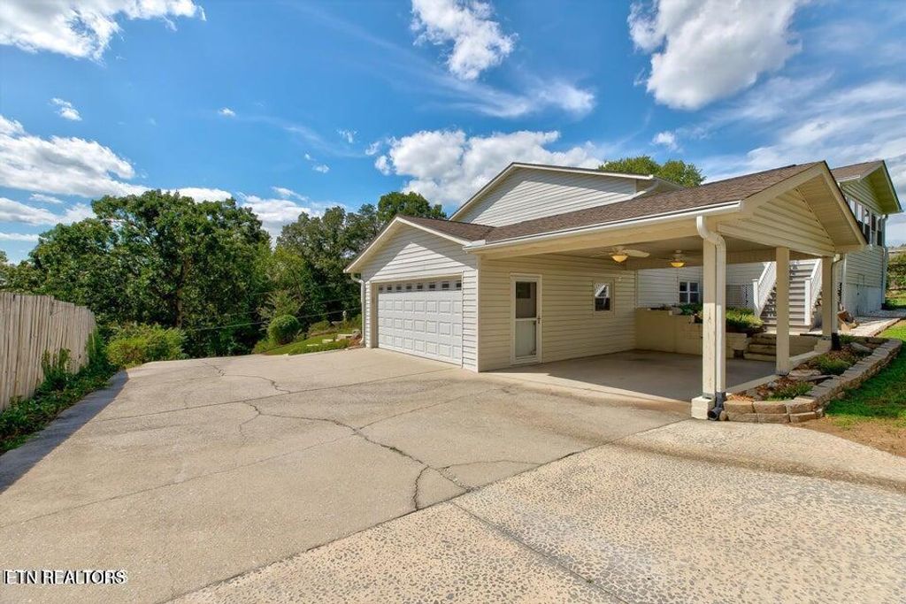 Photo of 121 Highland Drive, Kingston, TN 37763 (MLS # 1322455)