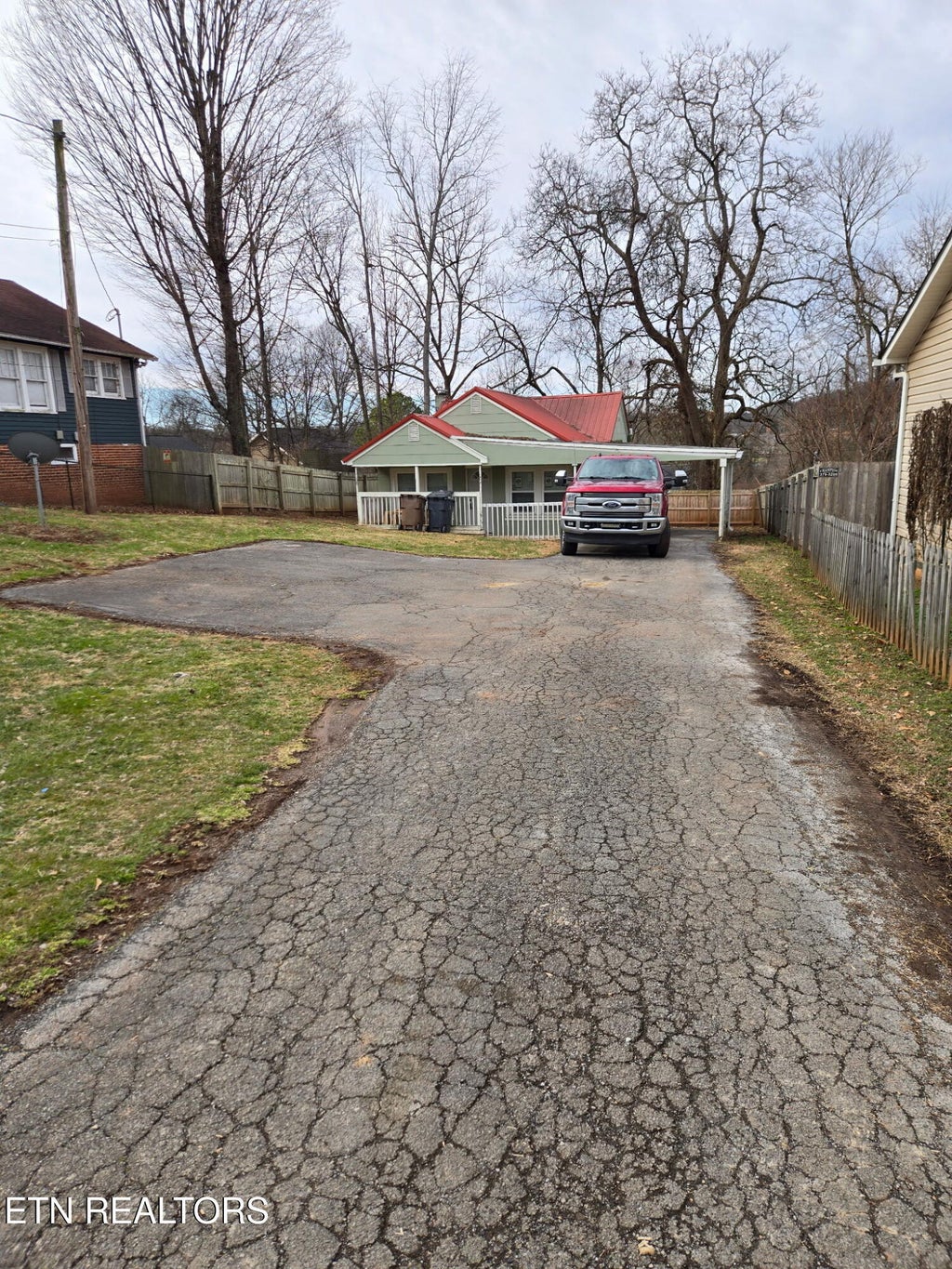 Photo of 2321 Bradford St, Knoxville, TN 37920 (MLS # 1349085)