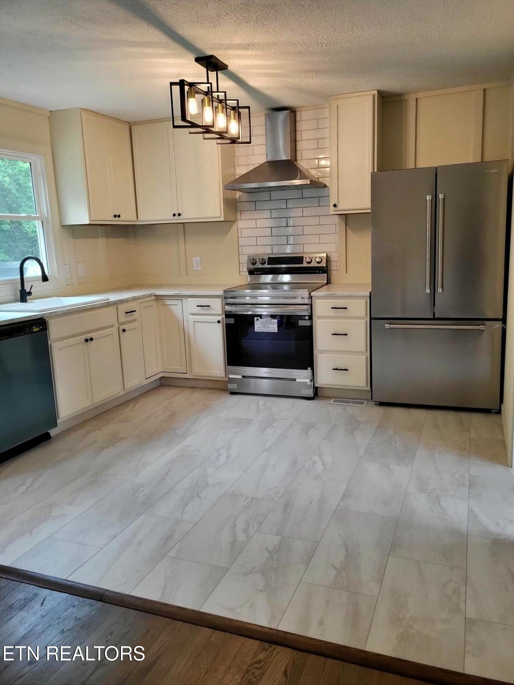 Photo of 2021 Berea Ave, Knoxville, TN 37920 (MLS # 1347868)