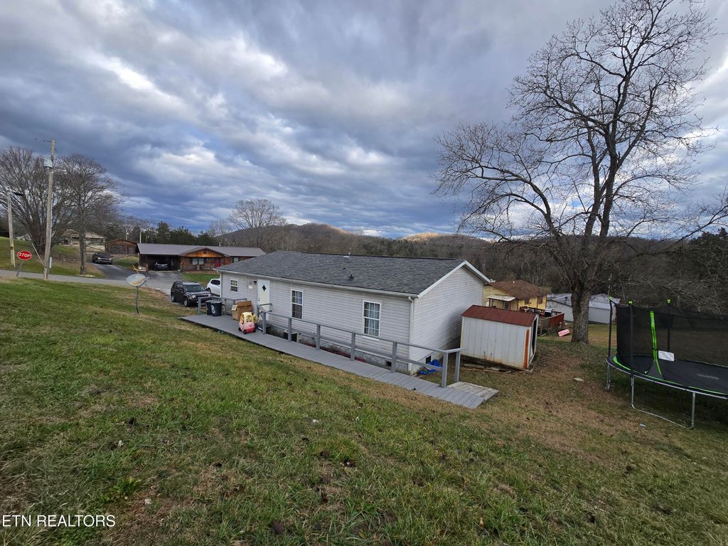 Photo of 1918 Ball St, Tazewell, TN 37879 (MLS # 1285736)