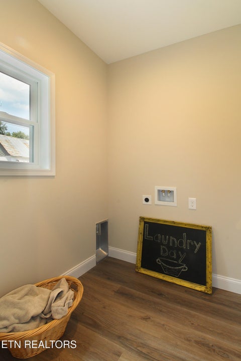Tiny photo for 1143 Massachusetts Ave, Knoxville, TN 37921 (MLS # 1344850)