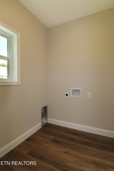 Tiny photo for 1143 Massachusetts Ave, Knoxville, TN 37921 (MLS # 1344850)
