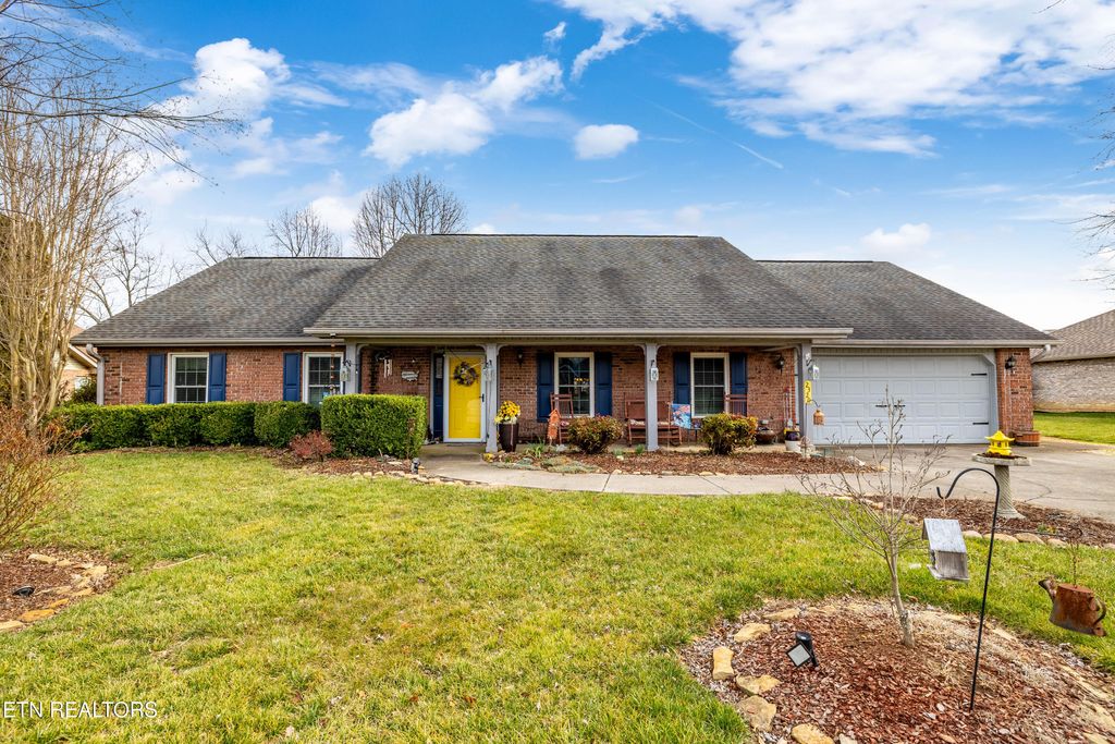 Photo of 2320 Portland Drive, Maryville, TN 37803 (MLS # 1330019)