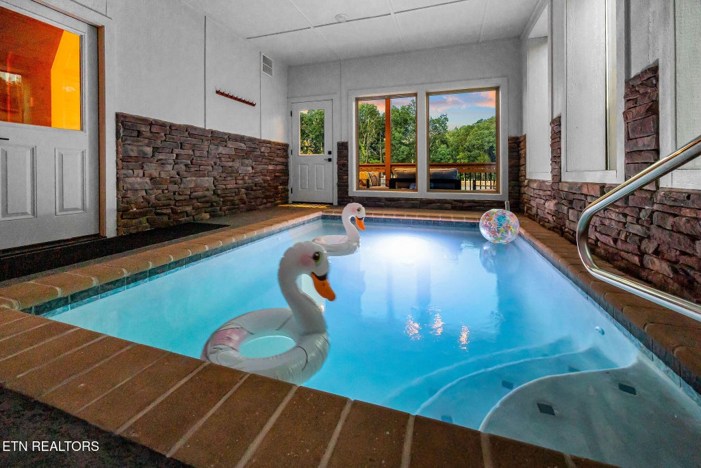 Photo of 519 Warbonnet Way, Pigeon Forge, TN 37863 (MLS # 1353977)