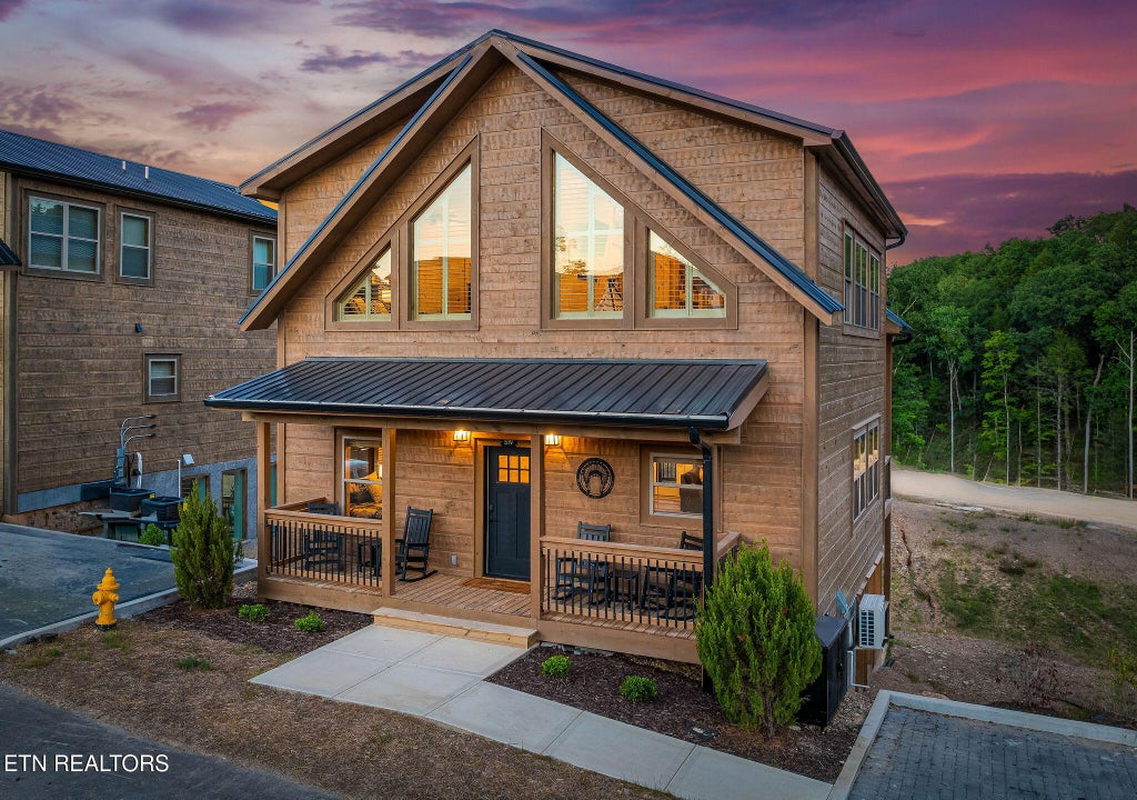 Photo of 519 Warbonnet Way, Pigeon Forge, TN 37863 (MLS # 1353977)