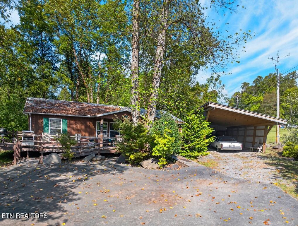 Photo of 4921 Hooper Hwy, Cosby, TN 37722 (MLS # 1357178)
