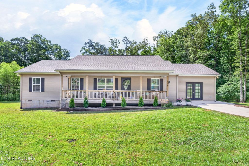 Photo of 177 Orange Circle, Crossville, TN 38555 (MLS # 1344788)
