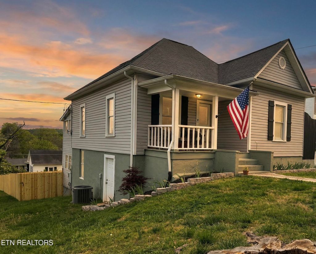 Photo of 600 Balsam Drive, Knoxville, TN 37918 (MLS # 1336612)