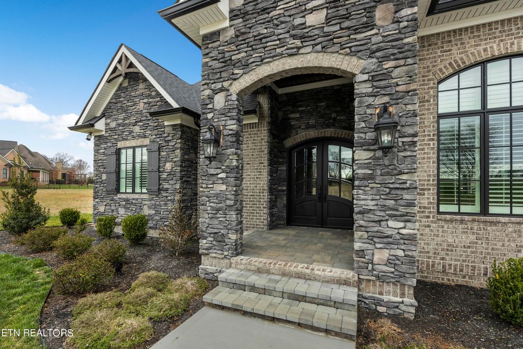 Photo of 3709 Edgewater Way, Louisville, TN 37777 (MLS # 1255441)