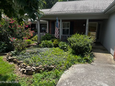 Photo of 2017 Locarno Drive, Knoxville, TN 37914 (MLS # 1347459)