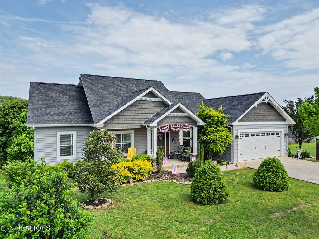 Photo of 2605 Vista Meadows Lane, Sevierville, TN 37876 (MLS # 1337531)