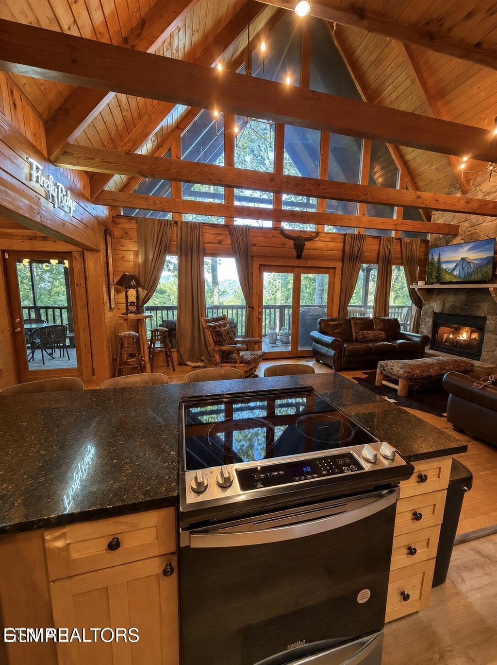 Photo of 3085 Perry Circle Rd, Sevierville, TN 37862 (MLS # 1352648)
