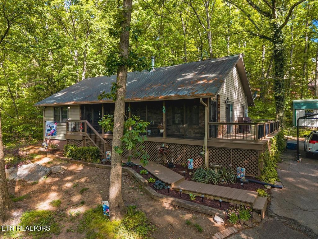 Photo of 928 E Cross Rd, Dandridge, TN 37725 (MLS # 1338856)